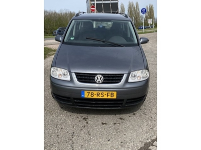 Volkswagen Touran 1.6-16V FSI Trendline (bj 2005)