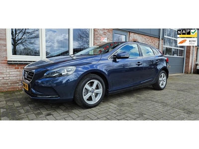 Volvo V40 1.6 T3 Momentum Trekhaak! Navigatie! Airco/Clima!