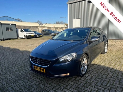 Volvo V40 D2 1.6 2013 Blauw AIRCO/ CRUISE/ LM VELGEN!