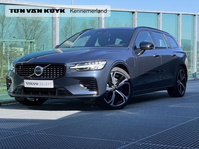 Volvo V60 2.0 T6 Recharge AWD Plus Dark Driver assist, BLIS, Adaptive cruise, Trekhaak semi elektrisch inklapbaar, Sportstoelen, 19 inch R-design wielen, Stoelverwarming voor- en achter, Stuurverwarming