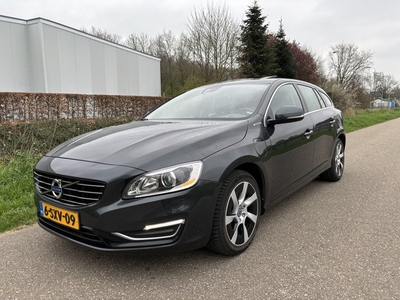 Volvo V60 2.4 D6 AWD Plug-In Hybrid Summum / AUTOMAAT /