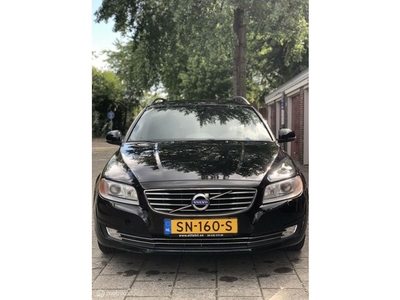 Volvo V70 2.0 T5 - NIEUWE APK - Dealer onderhouden