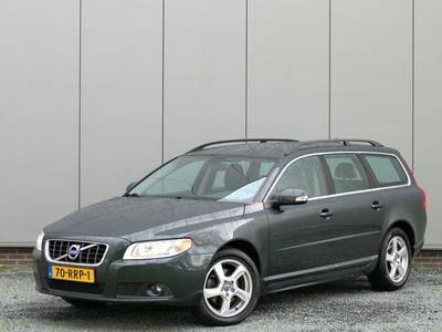 Volvo V70 T4 AUT Limited Edition Leer / Xenon / Navi / Bluetooth / Trekhaak