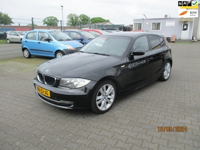 BMW 1-serie BMW 1-serie 118i Business Line 5-DRS-AIRCO