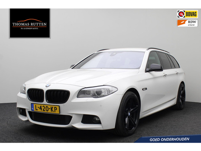 BMW 5-serie Touring 535xi High Executive 2013 M-Pakket | Digitaal Dashboard | Airco | Navigatie | Cruise Control | Achteruitrij Camera | Goed Onderhouden | Elektrische Comfort Stoelen Met Geheugen | Head Up | Boekjes | 2 Sleutels