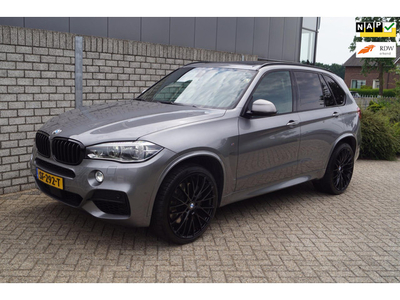 BMW X5 M50D X Drive Autom Panodak Soft Close Head Up Navi 360 Camera Luchtvering Clima x PDC LMV Trekhaak ENZ NL Auto.