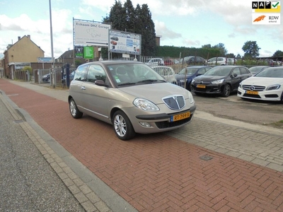 Lancia Ypsilon 1.4 Oro