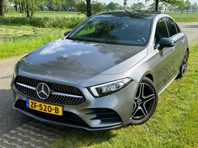 Mercedes-Benz A-klasse 200 LAUNCH ED PR. AMG / PANO TREKHAAK