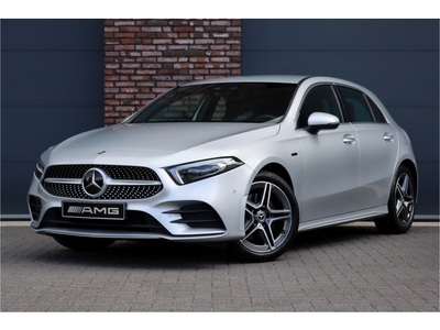 Mercedes-Benz A-Klasse 250 e AMG Line Aut8 | Distronic+ | Memorypakket | Stoelverwarming-/ventilatie | Head-up Display | Keyless Go | Camera | Widescreen | Multibeam LED |