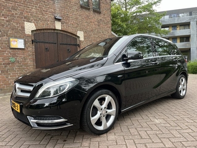 Mercedes-Benz B-Klasse 180 Ambition Automaat