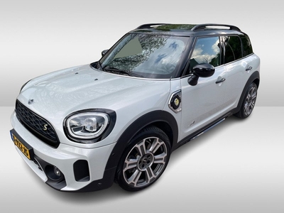 MINI Countryman 2.0 Cooper S E ALL4 / Panoramadak / JCW Package / Camera / Head-up / Leder / Keyless / Harman Kardon / Stoelverwarming