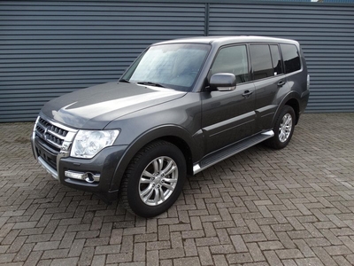 Mitsubishi Pajero 3.2 DI-D Instyle btw auto ex btw € 25950 op grijs kenteken!