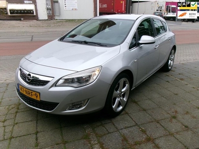 Opel Astra gereserveerd