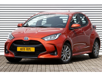 Toyota Yaris 1.5 Hybrid Dynamic Orange Navi / Carplay / Camera