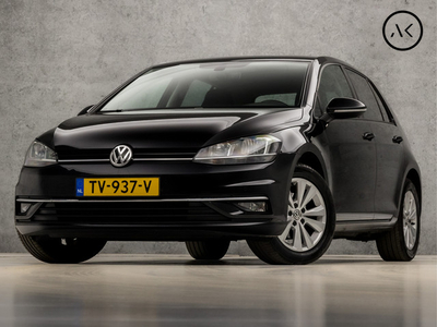 Volkswagen Golf 1.0 TSI Sportline (APPLE CARPLAY, GROOT NAVI, MASSAGE, DYNAMISCHE KNIPPERLICHTEN, STOELVERWARMING, ALCANTARA SPORTSTOELEN, ADAPTIVE CRUISE, GETINT GLAS, LM VELGEN, CLIMATE, NIEUWSTAAT)