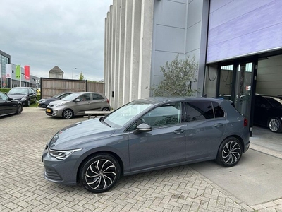 Volkswagen Golf 1.5 TSI Life MOOIE AUTO! INRUIL MOGELIJK!