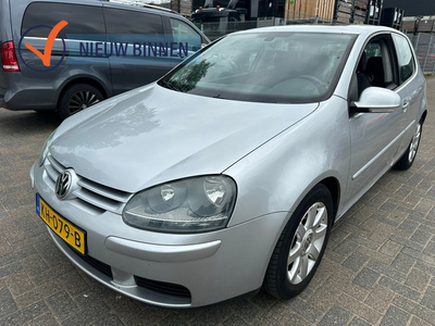 Volkswagen Golf 1.6 FSI Sportline NIEUWE APK