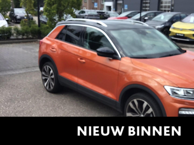 VOLKSWAGEN T-ROC 1.5 TSI Style 150 PK | Automaat | Panoramadak | Schuifdak | Navigatie | Apple carplay | Android auto | Digital cockpit pro | Camera | Parkeersensoren | Adaptive cruise control | Two tone | Climate control | Privacy glass |