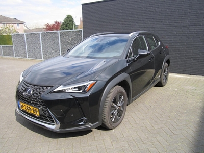 Lexus UX Benzine