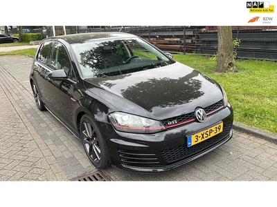 Volkswagen Golf Benzine