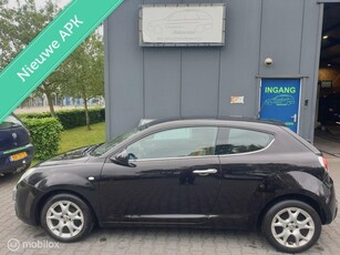 Alfa Romeo MiTo 1.4 Distinctive Nieuwe APK bij aflevering