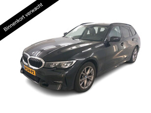 BMW 3 Serie Touring 318d Executive Edition | 2.0L-150PK | NL-AUTO+NAP | GROOT/NAVI | E-KLEP | D-GLAS | PDC | LEDER/STOF |