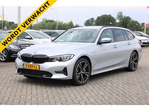 BMW 3 Serie Touring 330e High Executive LEDER CARPLAY LIVE