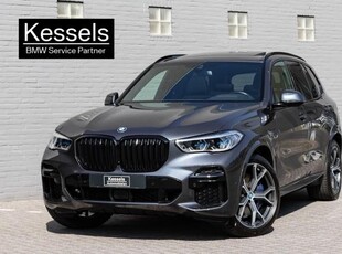 BMW X5 45e / M-Sport Trekhaak Panoramadak Sportrem