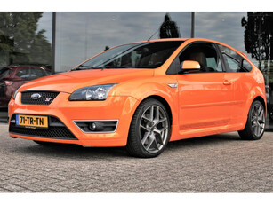 Ford Focus 2.5-20V ST 226PK 5-CIL *UNIEK!* | ORIG. NL | NAP | RECARO | CLIMATE | PDC