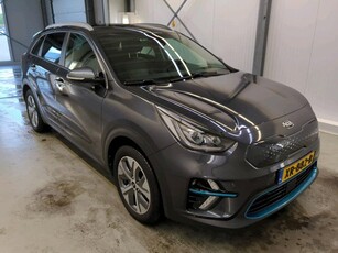 Kia e-Niro ExecutiveLine 64 kWh (INCL-BTW) *AUT | VOLLEDER | KEYLESS | CAMERA | NAVI-FULLMAP| FULL-LED | ADAPTIVE-CRUISE | DAB | ECC | PDC | LANE-ASSIST | VIRTUAL-COCKPIT | COMFORT-SEATS | 17