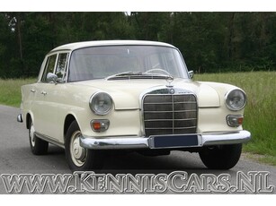 Mercedes-Benz 1967 200 Heckflosse 111-serie Sedan