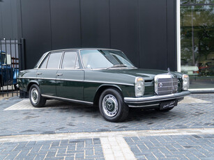 Mercedes-Benz 200-280 (W115) 220 1e eigenaar, nieuwstaat!