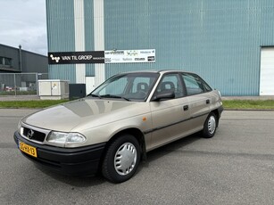 Opel Astra 1.4i GL Prachtige auto voor de echte liefhebber