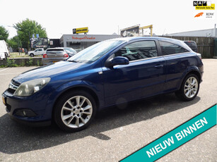 Opel Astra GTC 1.8 Executive airco,cr.control