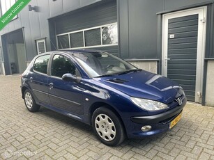 Peugeot 206 1.4-16V Gentry