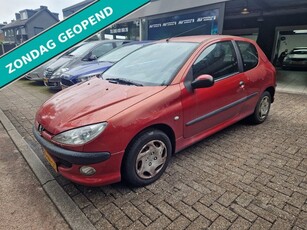 Peugeot 206 1.4 XT AUTOMAAT NIEUWE APK INRUILKOOPJE