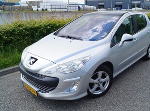 Peugeot 308 1.6 VTi Signature | Clima | Panodak | Navi