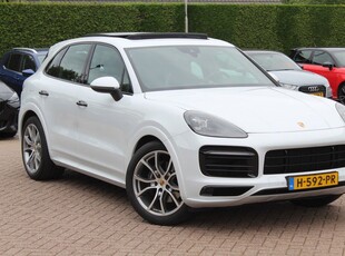 Porsche Cayenne 3.0 E-Hybrid / Panoramadak / Luchtvering / Luxe Leder / 21'' / Softclose / Stuurverwarming