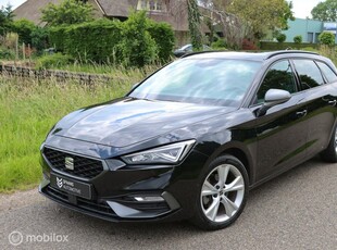 Seat Leon Sportstourer 1.5 eTSI FR / Navi / Carplay / Stoelv