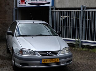 Toyota Avensis 1.8-16V Linea Terra