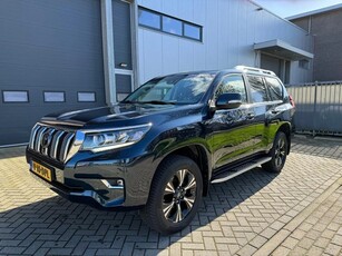 Toyota Land Cruiser 2.8 D-4D Executive Window Van