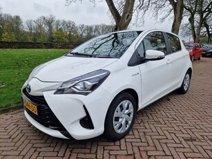 Toyota Yaris 1.5 Dual-VVT-i Hybrid Business Edition /