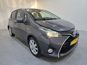 Toyota Yaris 1.5 Full Hybrid Dynamic Aut Airco 55kW Bjr.2015