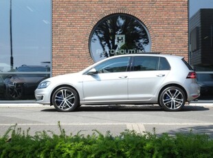 Volkswagen Golf 1.4 TSI GTE Panoramadak, Achteruitrijcamera, Carplay