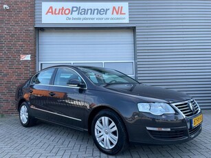 Volkswagen Passat 2.0 FSI Highline! Clima! Cruise! Navi!