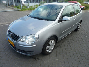 Volkswagen Polo 1.4-16V Optive