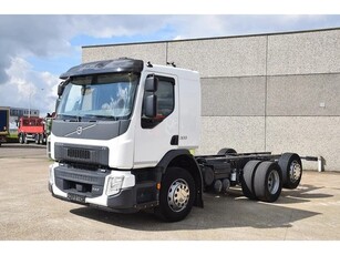 Volvo FE 320 Chassis cabine 6x2 (bj 2017, automaat)