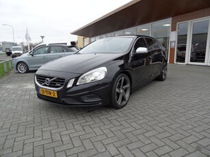 Volvo V60 1.6 T3 R-Design