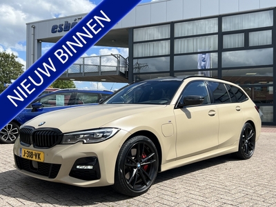 BMW 3-SERIE Touring 330e M-Sport 292 pk Panoramadak Trekhaak ACC 19 Inch Velgen Rondzichtcamera Leer Stoel + Stuurverwarming Harman Kardon Led Plug in Hybride NL Auto