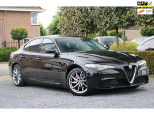 Alfa Romeo Giulia 2.0T Super 200 PK Aut. Xenon Leder Camera Memory '18